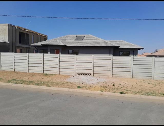 3 BEDROOM HOUSE FOR SALE IN AZAADVILLE